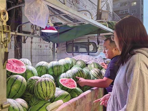 西安吃瓜事件财经,财经视角下的社会现象解析