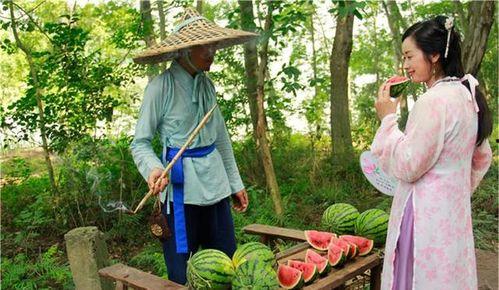 孟庆阳谈论吃瓜,揭秘娱乐圈的“瓜田”趣事
