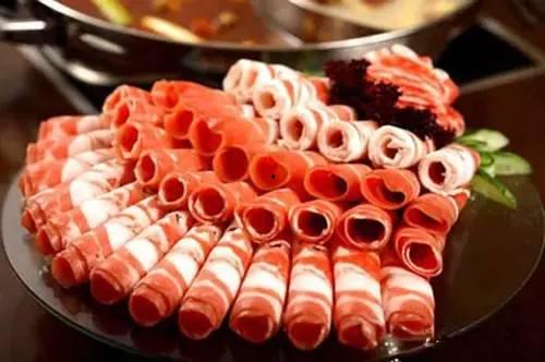 小肥羊肥肥吃瓜,小肥羊肥肥的夏日吃瓜盛宴